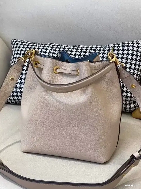 WIS VUITTON BUCKET LOUIS LOCKME 0625